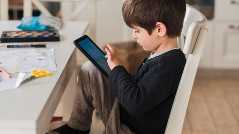 Read more about the article Screen Timing: Time Is Rewiring the Developing Child’s Brain