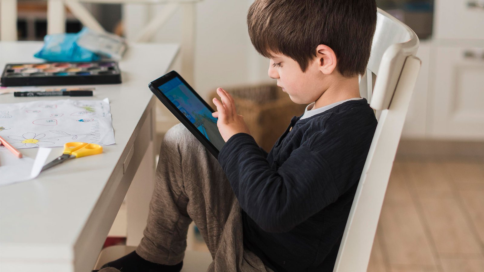 Read more about the article Screen Timing: Time Is Rewiring the Developing Child’s Brain